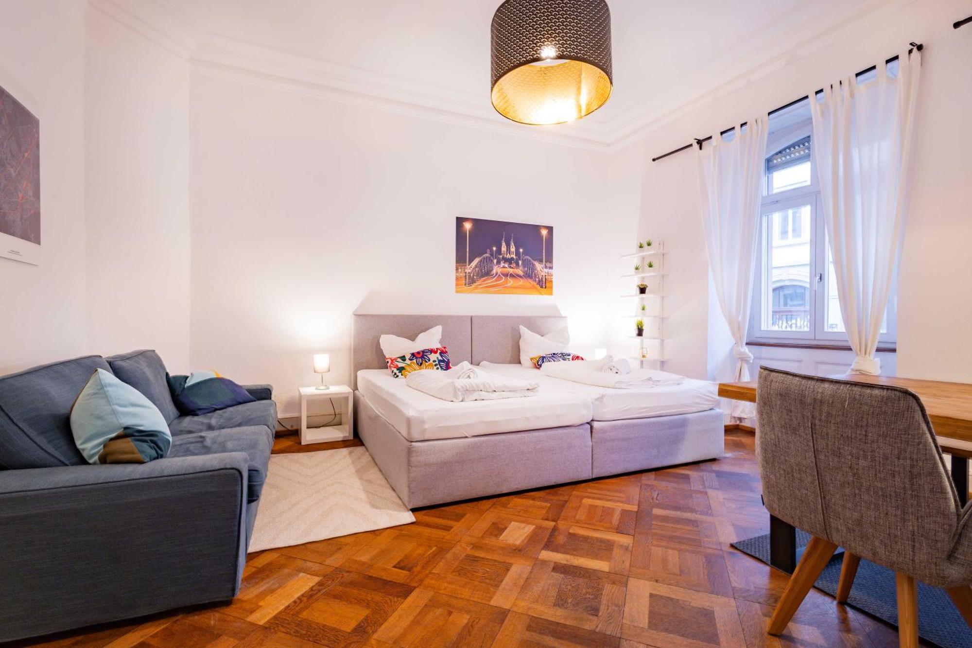 Stayinn "Heart Of The City" Suite Фрайбург Екстериор снимка